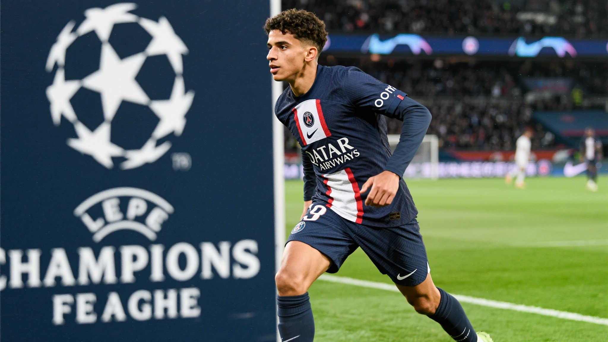 同时，《欧冠》上另一个名字逐渐进入大众视野，那就是